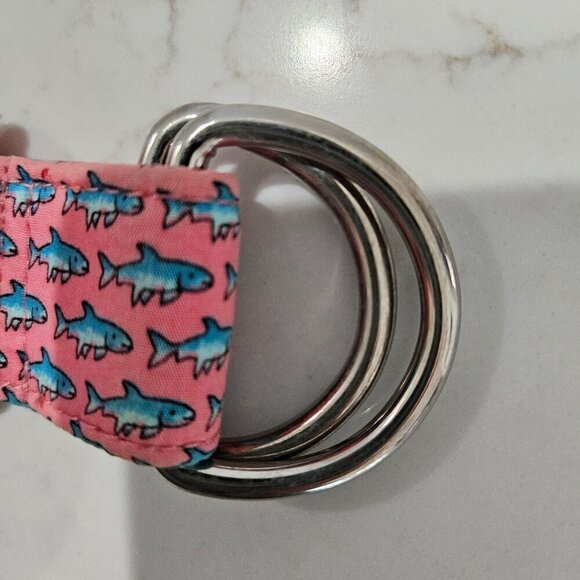 Vineyard Vines Pink Blue Shark Print Cotton Belt Size Medium Silver Buckle - Picture 3 of 7